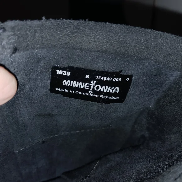 Minnetonka Black Suede Fringe Moccasin Pull-On Boots - US 8 - EUC - Picture 8 of 9